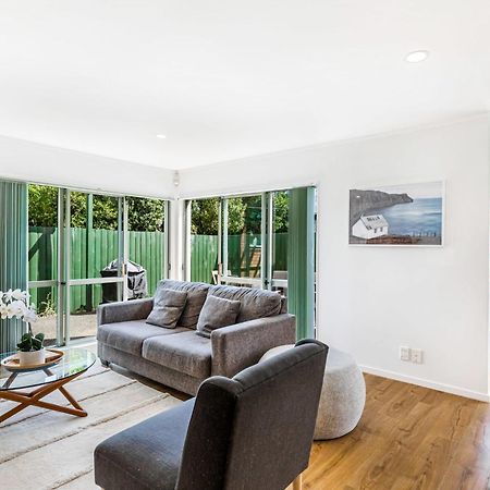 Private And Sunny 3-Bedroom Home With Parking Auckland Eksteriør bilde