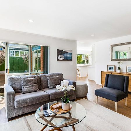 Private And Sunny 3-Bedroom Home With Parking Auckland Eksteriør bilde