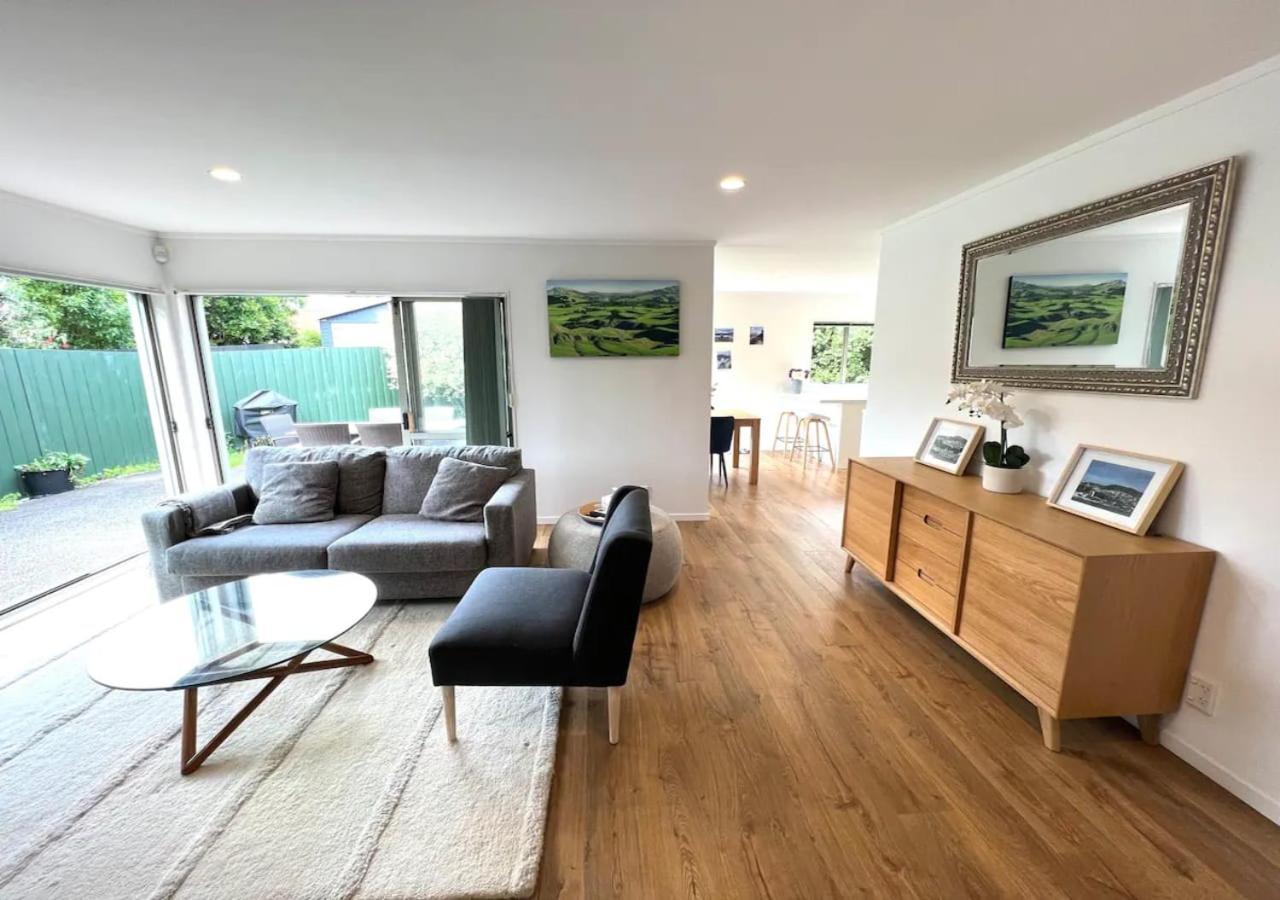 Private And Sunny 3-Bedroom Home With Parking Auckland Eksteriør bilde