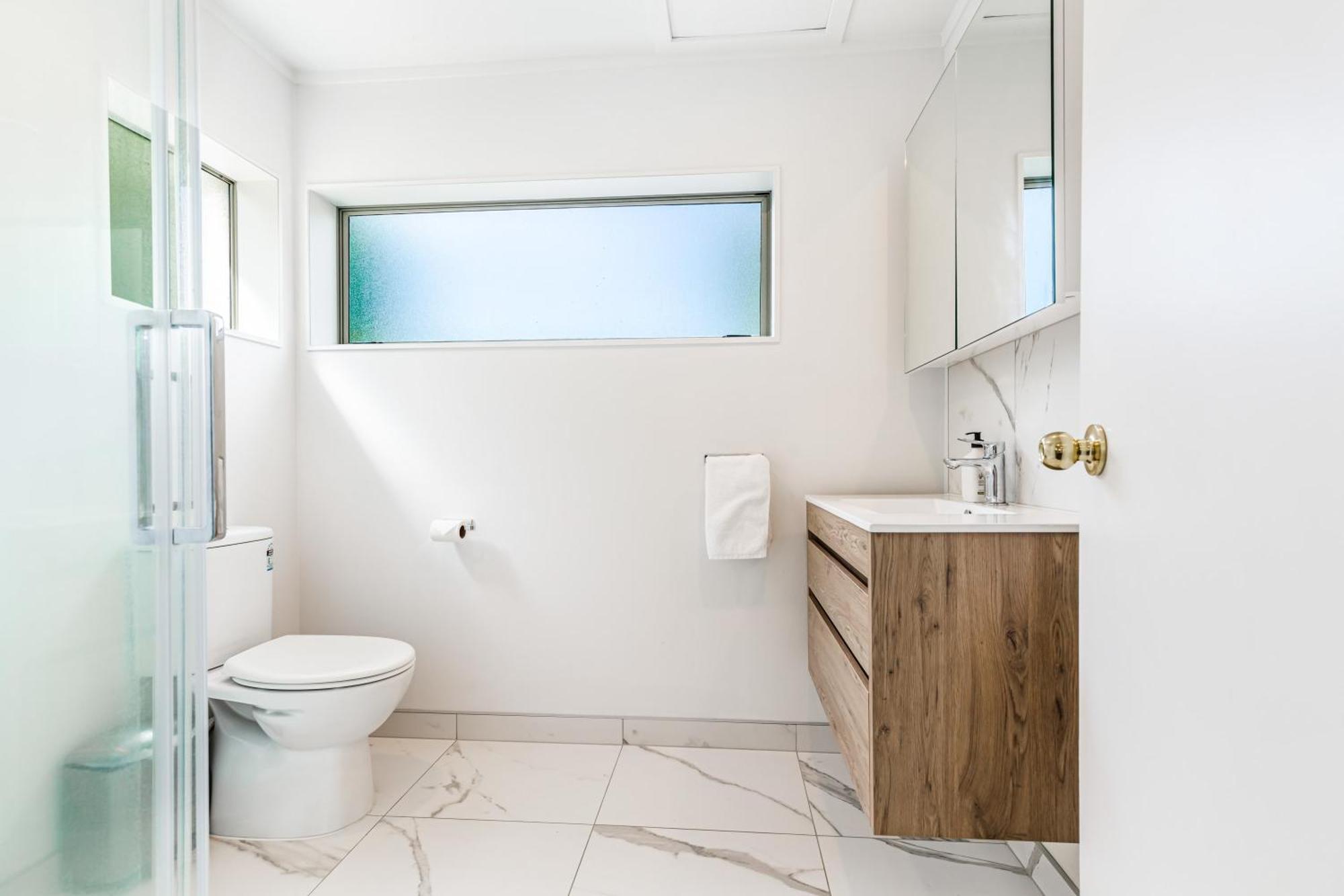 Private And Sunny 3-Bedroom Home With Parking Auckland Eksteriør bilde